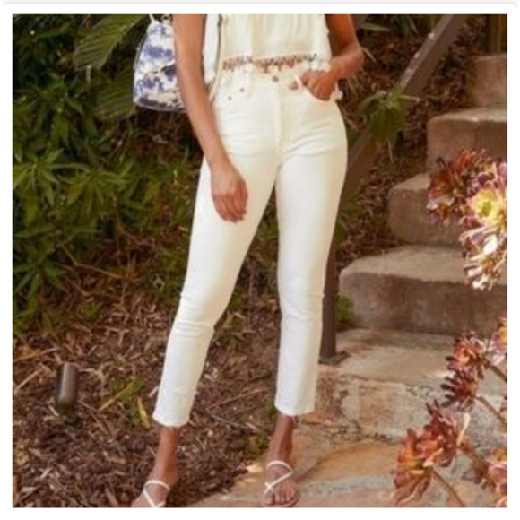 Levi’s Mom Jean Distressed White  -  Size 29 - Picture 1 of 14